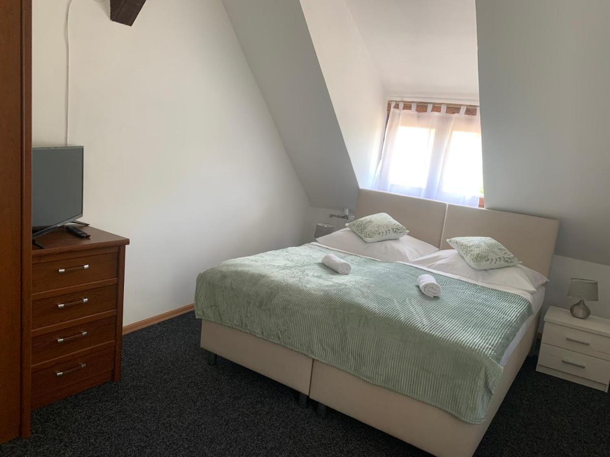 Libošovice Hotel Podkost מראה חיצוני תמונה